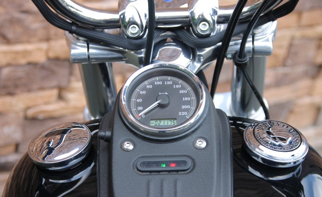 2008-fxdb-harley-davidson-dyna-street-bob-dash