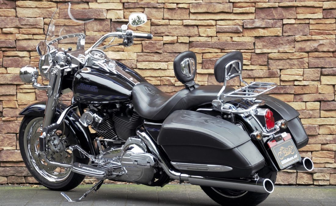 2007 Harley Davidson FLHRSE Road King Screamin Eagle CVO 110