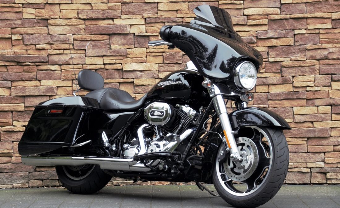 2011 Harley-Davidson FLHX Street Glide Touring RV