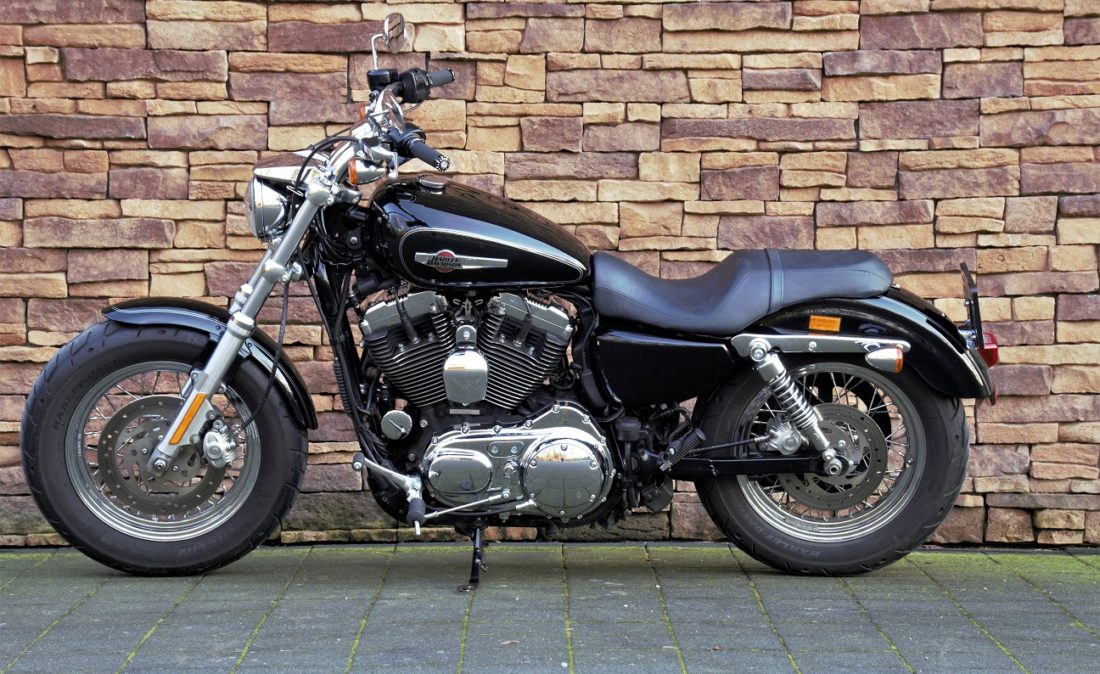 2011 Harley-Davidson XL1200C Sportster Custom L2