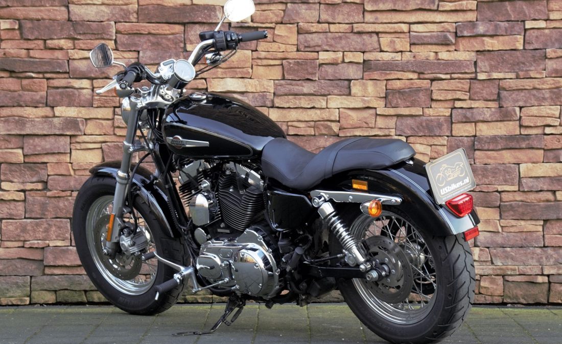 2011 Harley-Davidson XL1200C Sportster Custom LA2