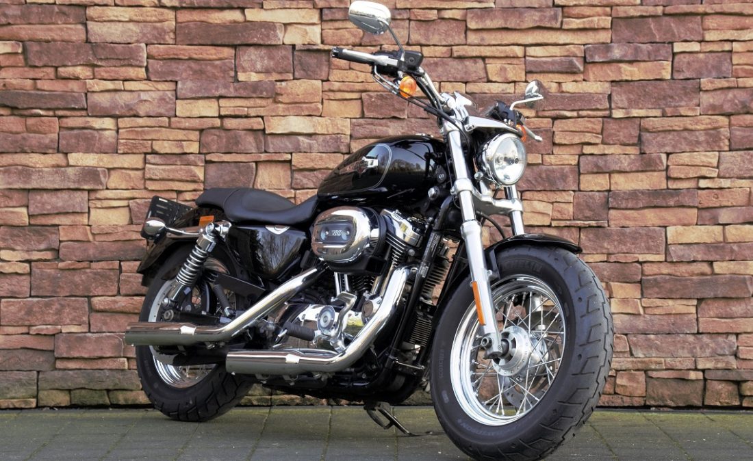 2011 Harley-Davidson XL1200C Sportster Custom RV2