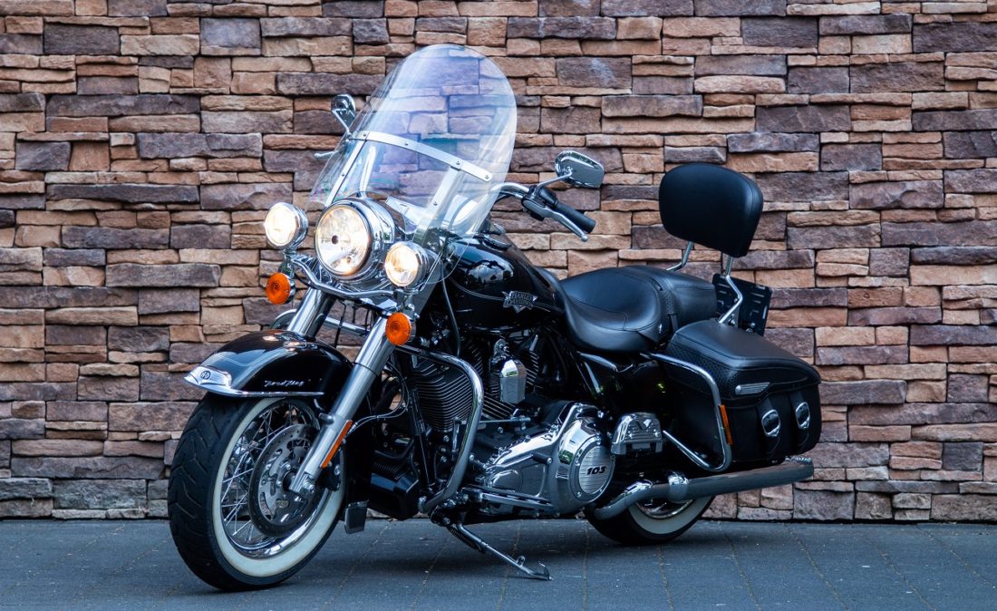 2011 Harley-Davidson FLHRC Road King Classic LVl