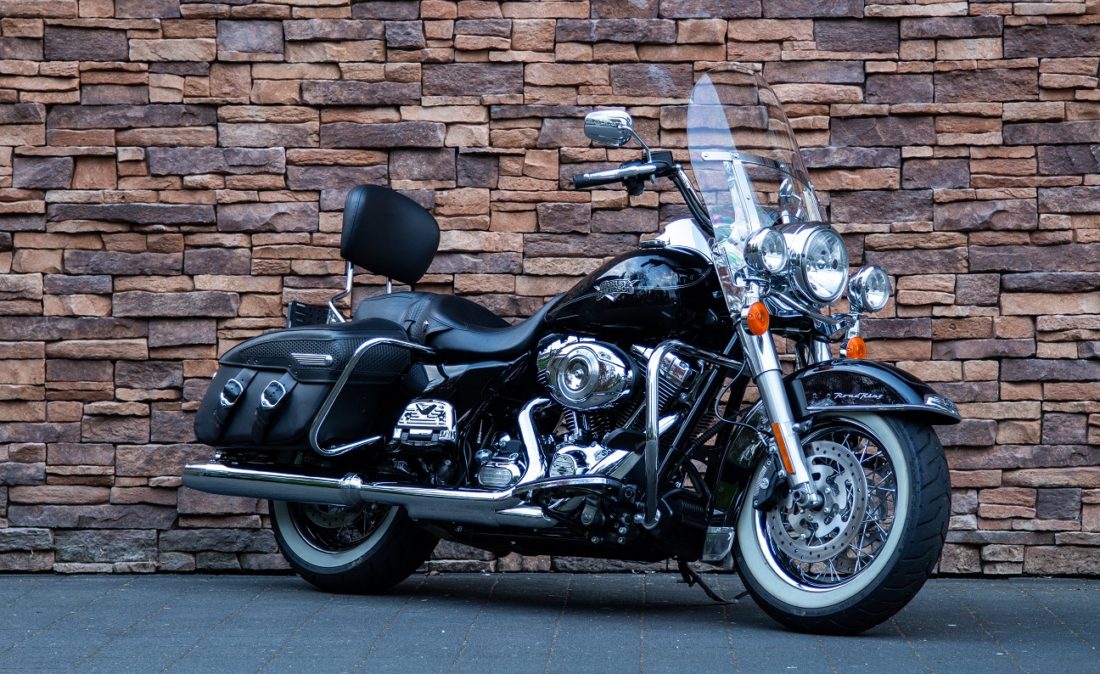 2011 Harley-Davidson FLHRC Road King Classic RV