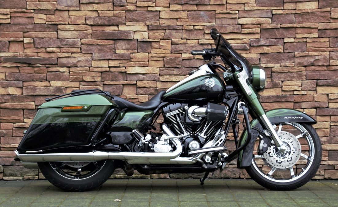2014 Harley-Davidson FLHRSE Road King CVO 110 Screamin Eagle R