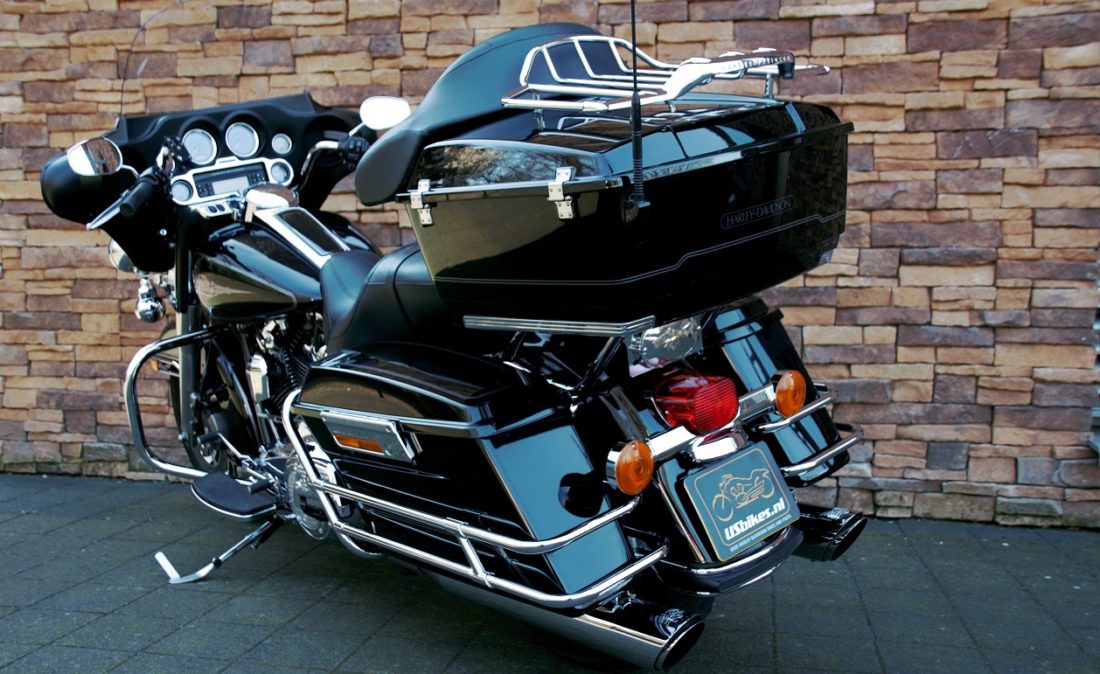 2012 Harley-Davidson FLHTC Electra Glide Classic Touring LRz