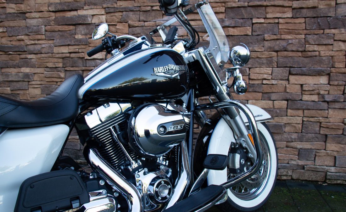 MY 2014 Harley-Davidson FLHRC Road King Classic 103 Touring ABS