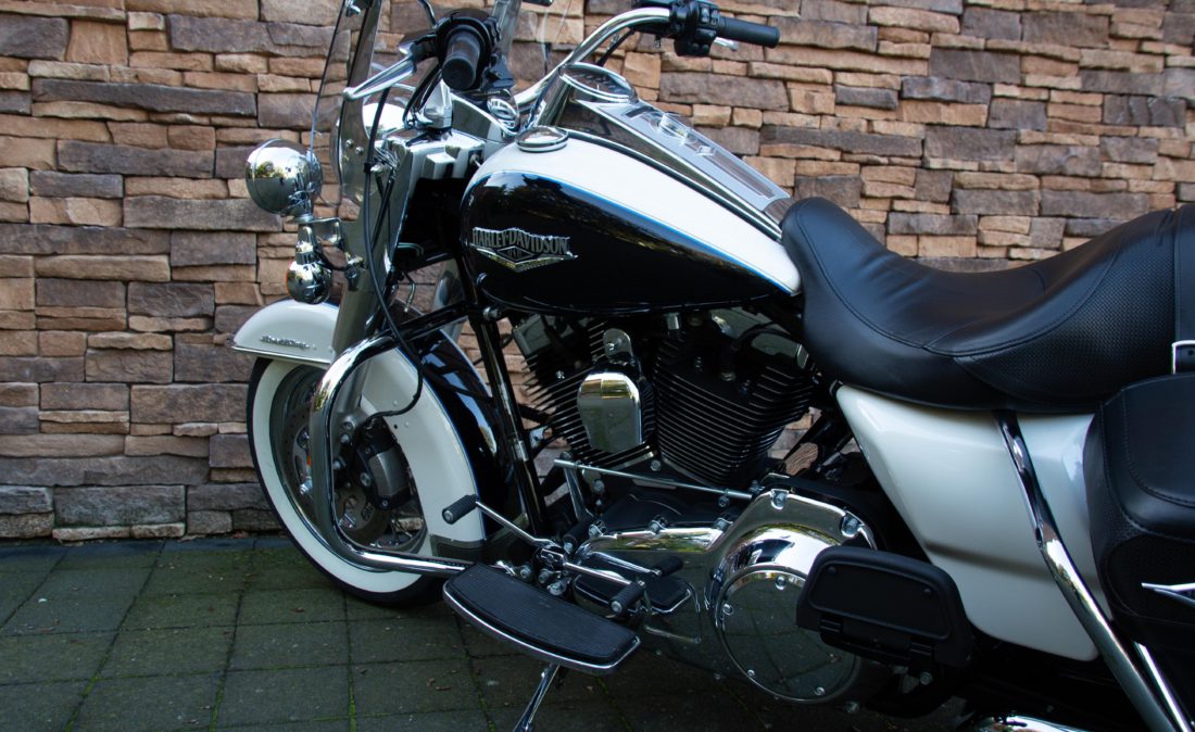 MY 2014 Harley-Davidson FLHRC Road King Classic 103 Touring ABS