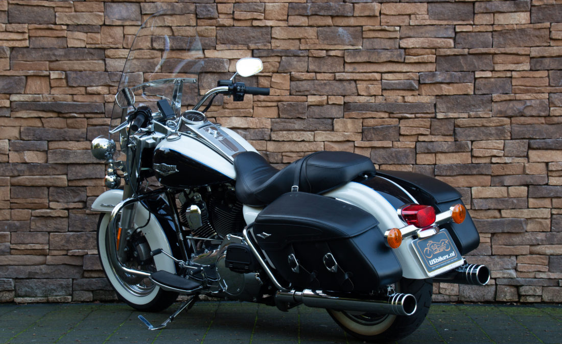 MY 2014 Harley-Davidson FLHRC Road King Classic 103 Touring ABS