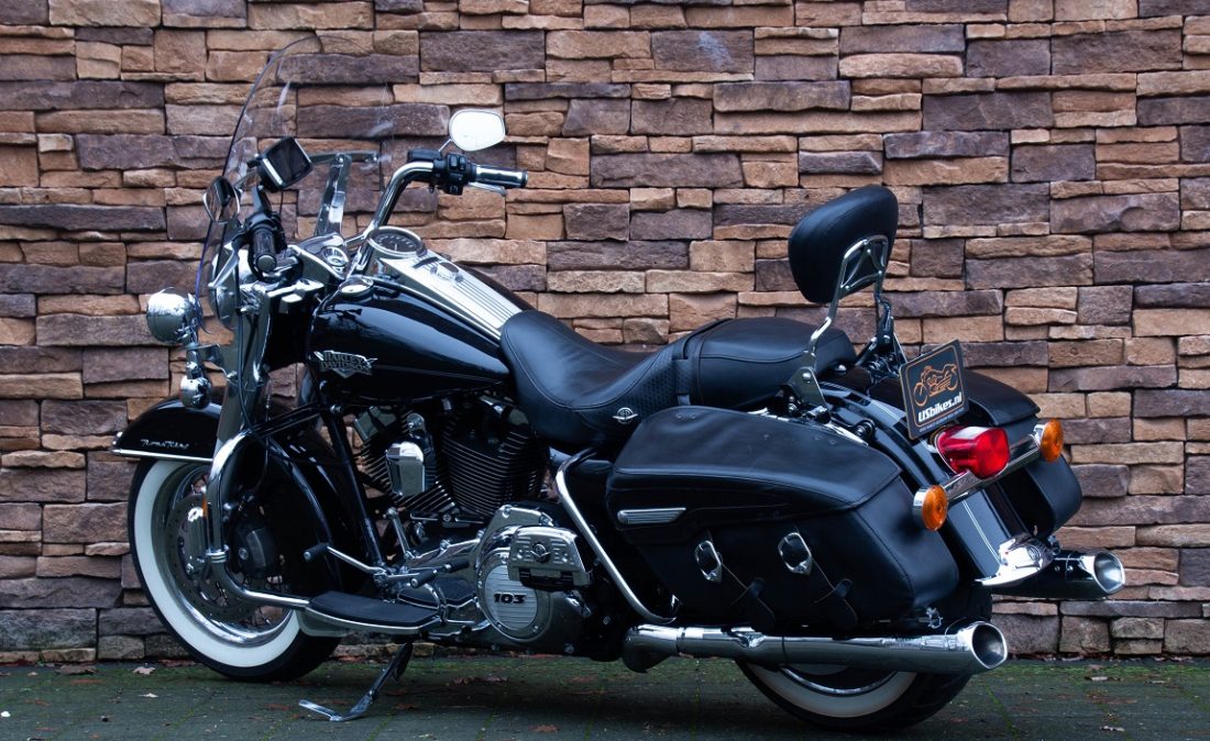 2011 Harley-Davidson FLHRC Road King Classic LA