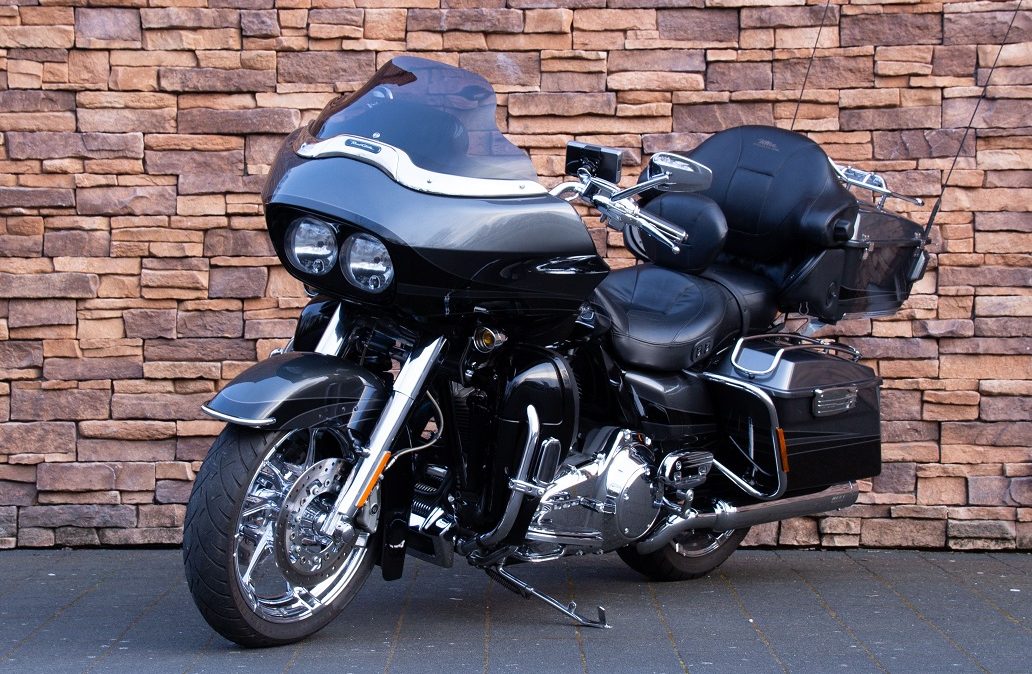 2011 Harley-Davidson FLTRUSE Road Glide Ultra CVO 110 LV