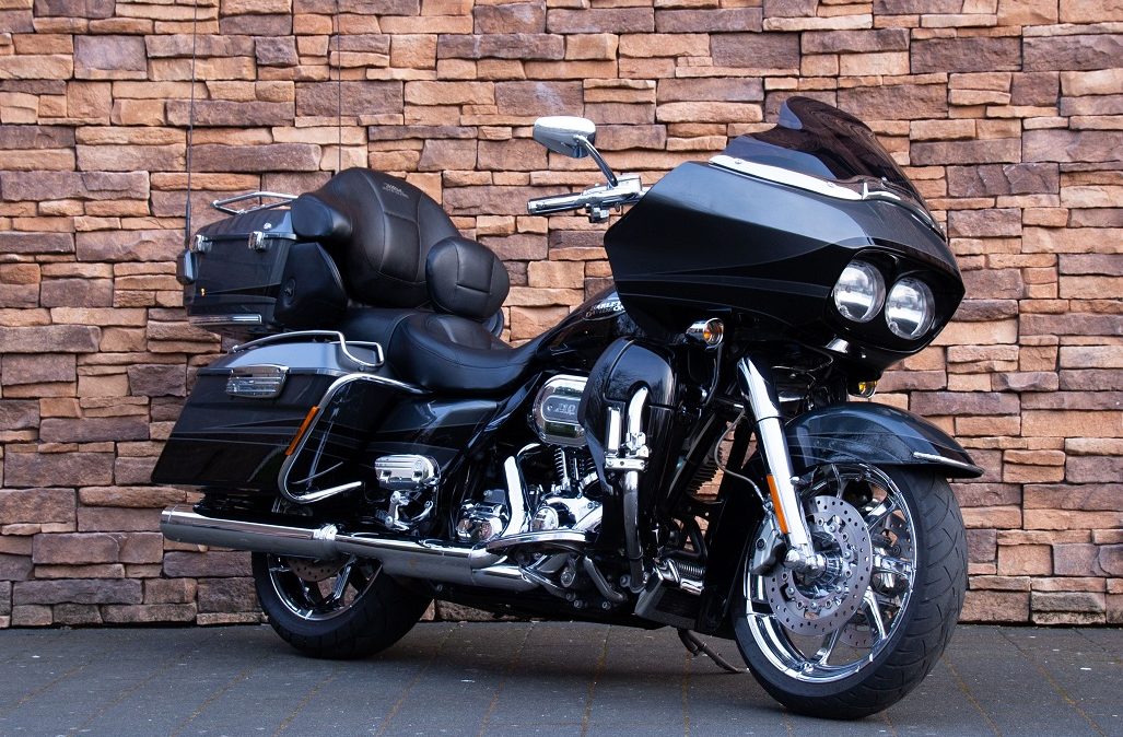 2011 Harley-Davidson FLTRUSE Road Glide Ultra CVO 110 RV