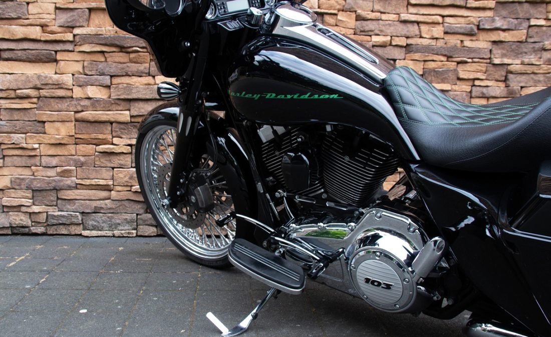 2011 Harley-Davidson FLHX Street Glide Bagger Touring 103 LE