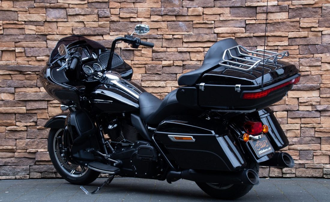 2017 Harley-Davidson FLTRU Road Glide Ultra 107 M8 LA