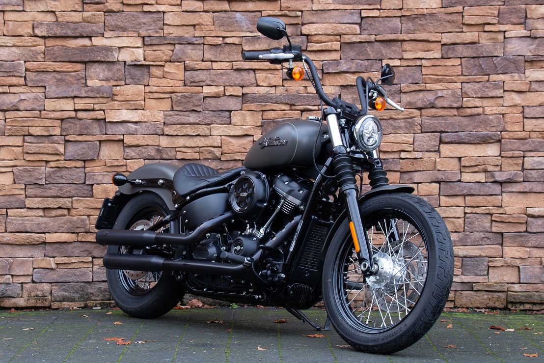 Harley-Davidson FXBB Street Bob Softail Milwaukee-Eight 107