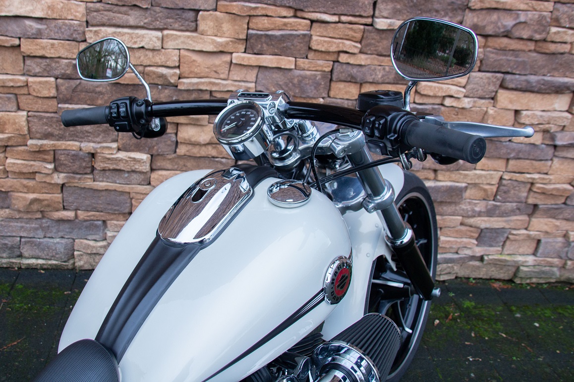 Harley-Davidson FXSB Softail Breakout 103 ABS