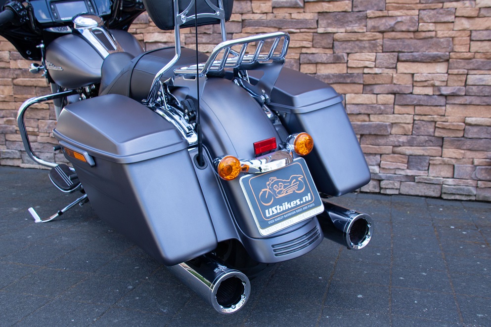 2016 Harley-Davidson FLHXS Street Glide Special 103 LR