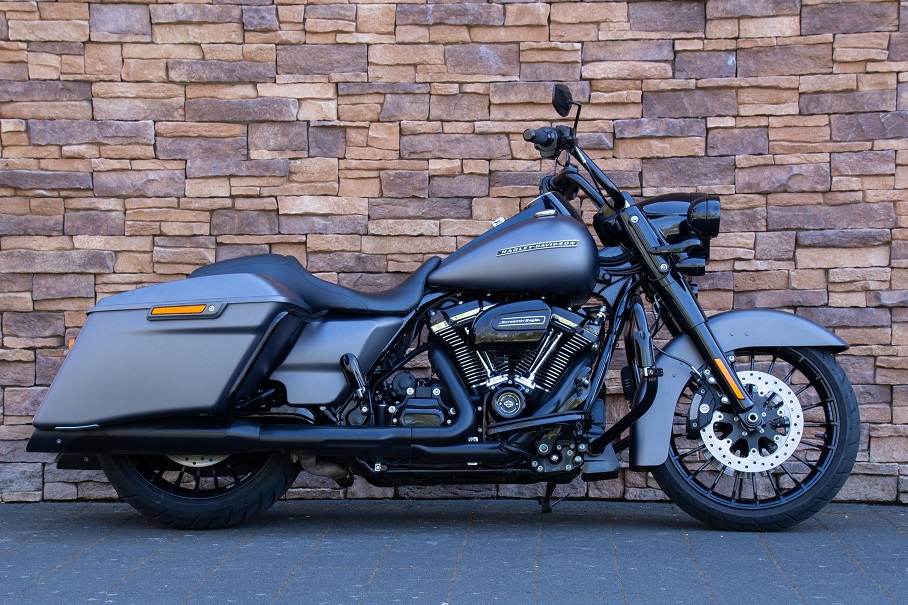 2017 Harley-Davidson FLHRXS Road King Special 107 M8 R