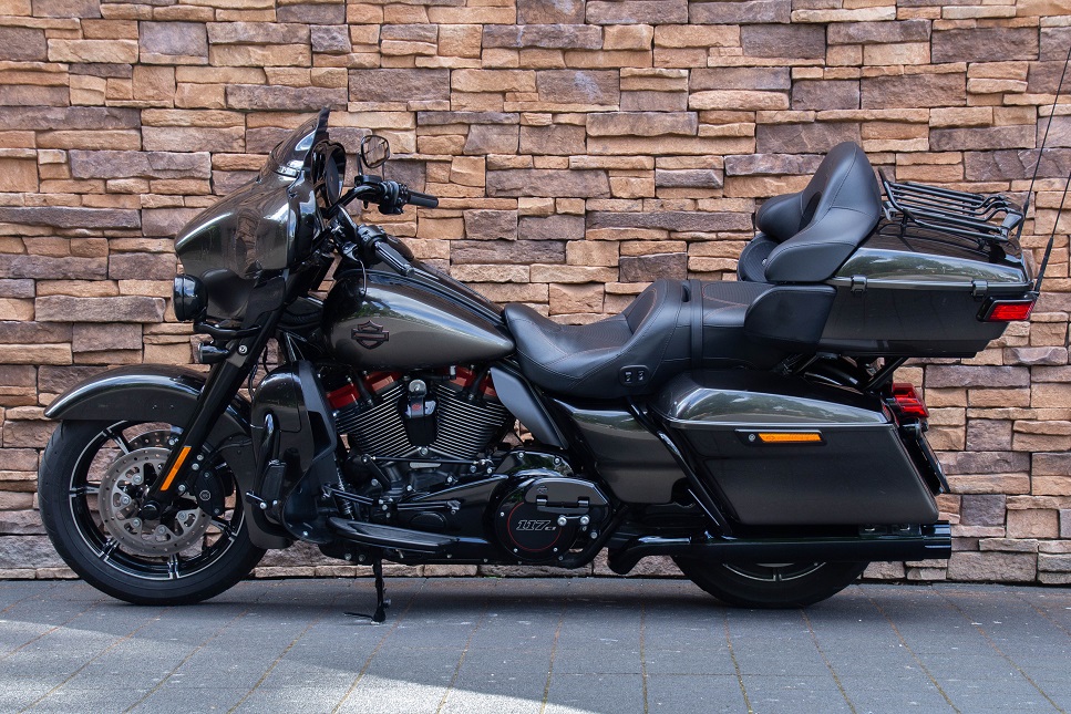 2018 Harley-Davidson FLHTKSE CVO Ultra Limited 117 L