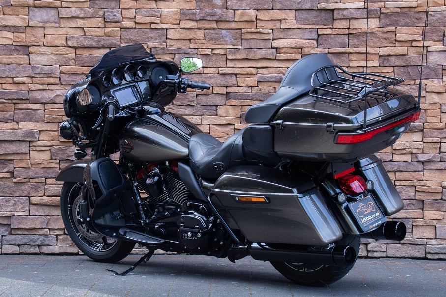 2018 Harley-Davidson FLHTKSE CVO Ultra Limited 117 LA