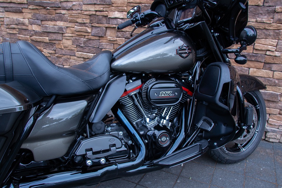 2018 Harley-Davidson FLHTKSE CVO Ultra Limited 117 RE