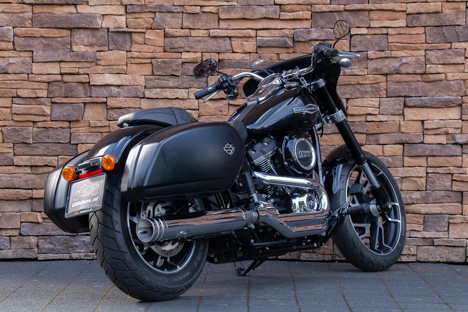 2018 Harley-Davidson FLSB Sport Glide Softail 107 RA