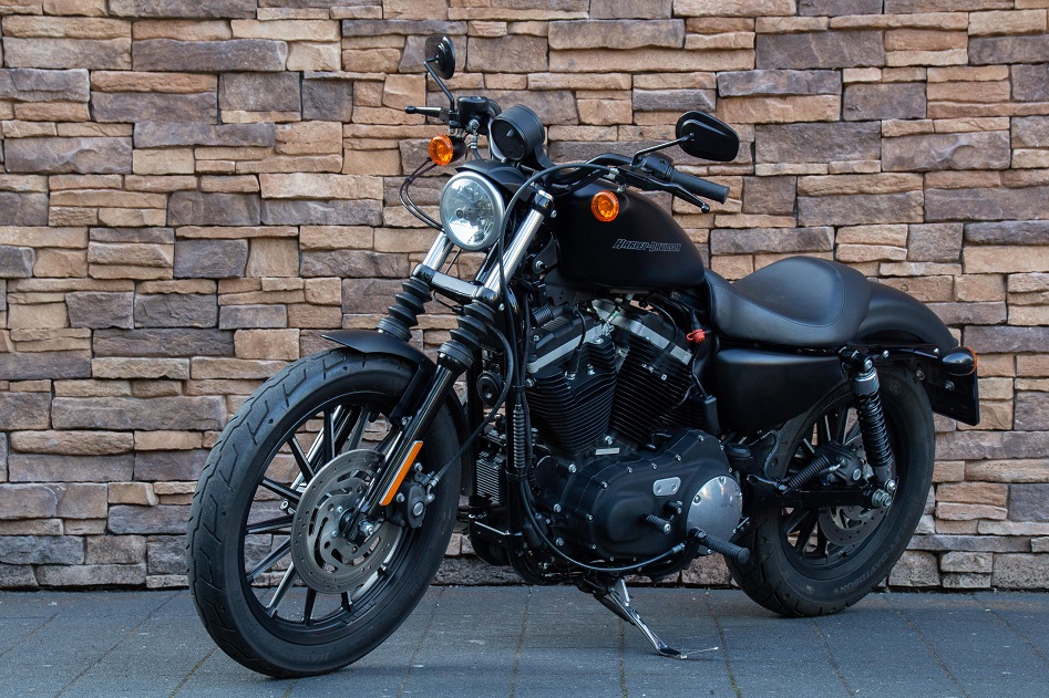 2011 Harley-Davidson XL883N Sportster Iron LV