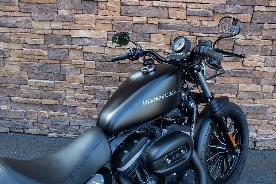2011 Harley-Davidson XL883N Sportster Iron RT