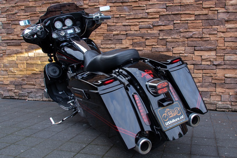 2011 Harley-Davidson FLHXSE2 CVO Street Glide 110 LR