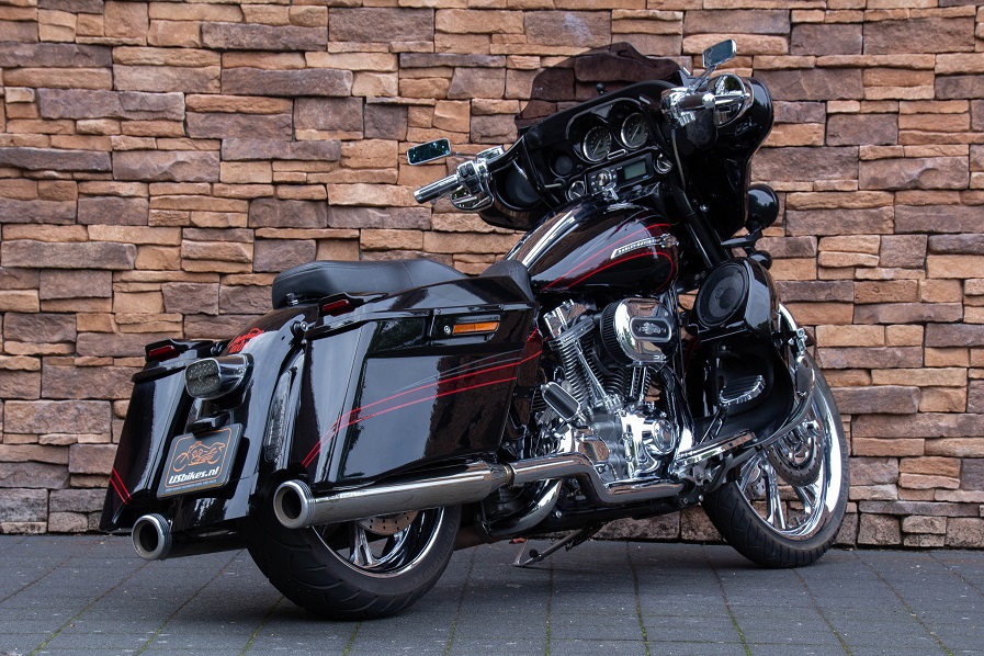 2011 Harley-Davidson FLHXSE2 CVO Street Glide 110 RA