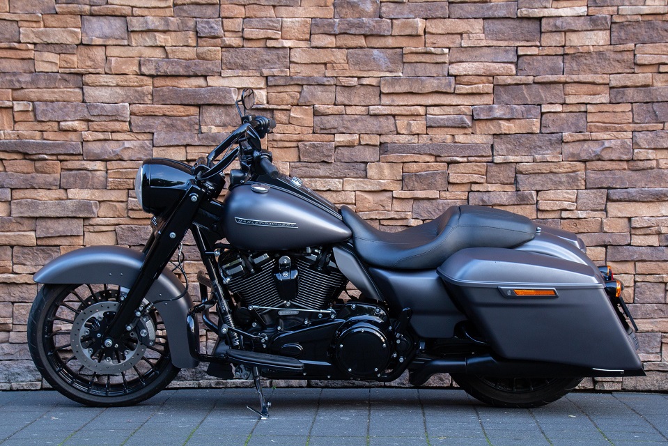 2017 Harley-Davidson FLHRXS Road King Special 107 M8 L