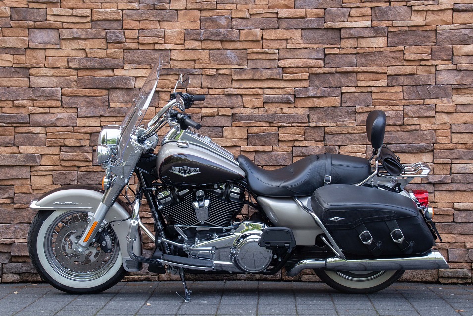 2018 Harley-Davidson FLHRC Road King Classic 107 M8 L