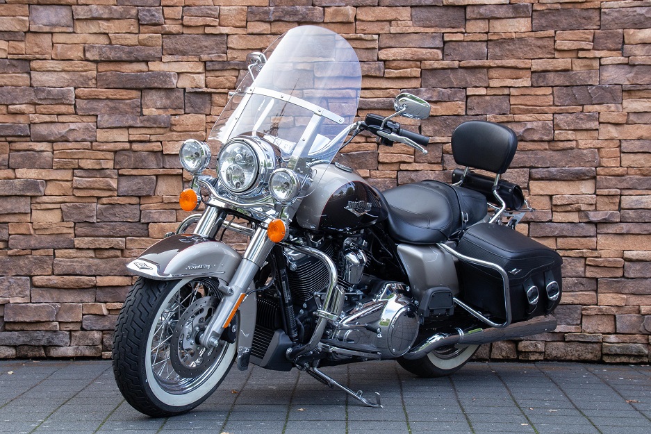 2018 Harley-Davidson FLHRC Road King Classic 107 M8 LV