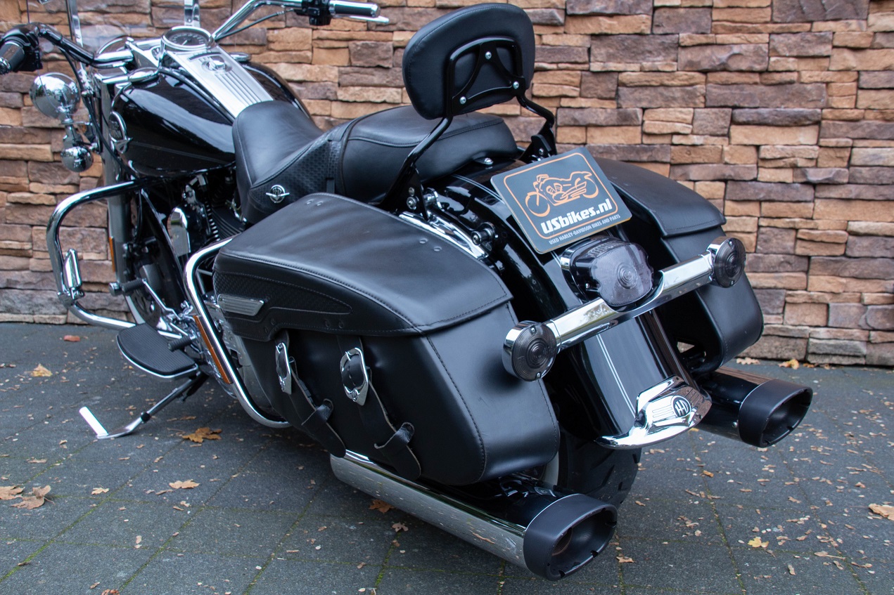 2010 Harley-Davidson FLHRC Road King Classic