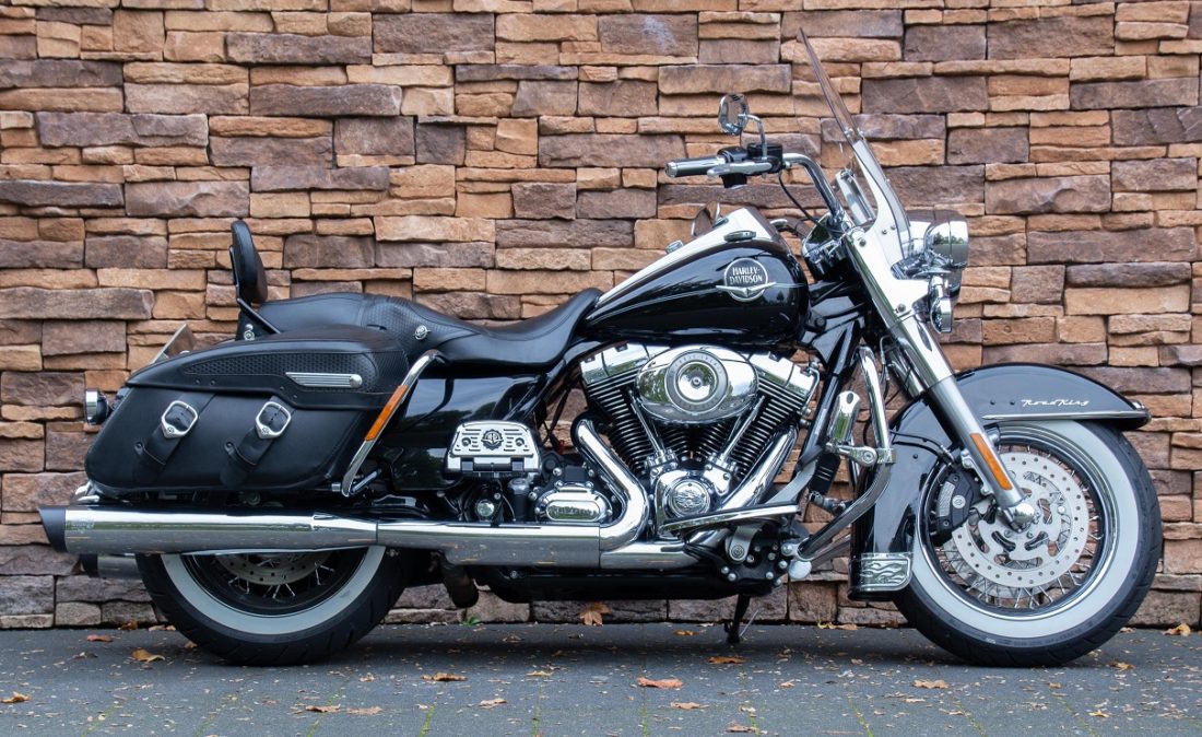 2010 Harley-Davidson FLHRC Road King Classic R