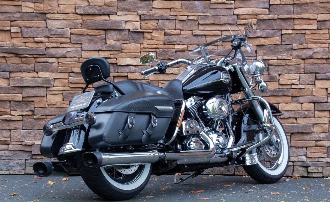 2010 Harley-Davidson FLHRC Road King Classic RA