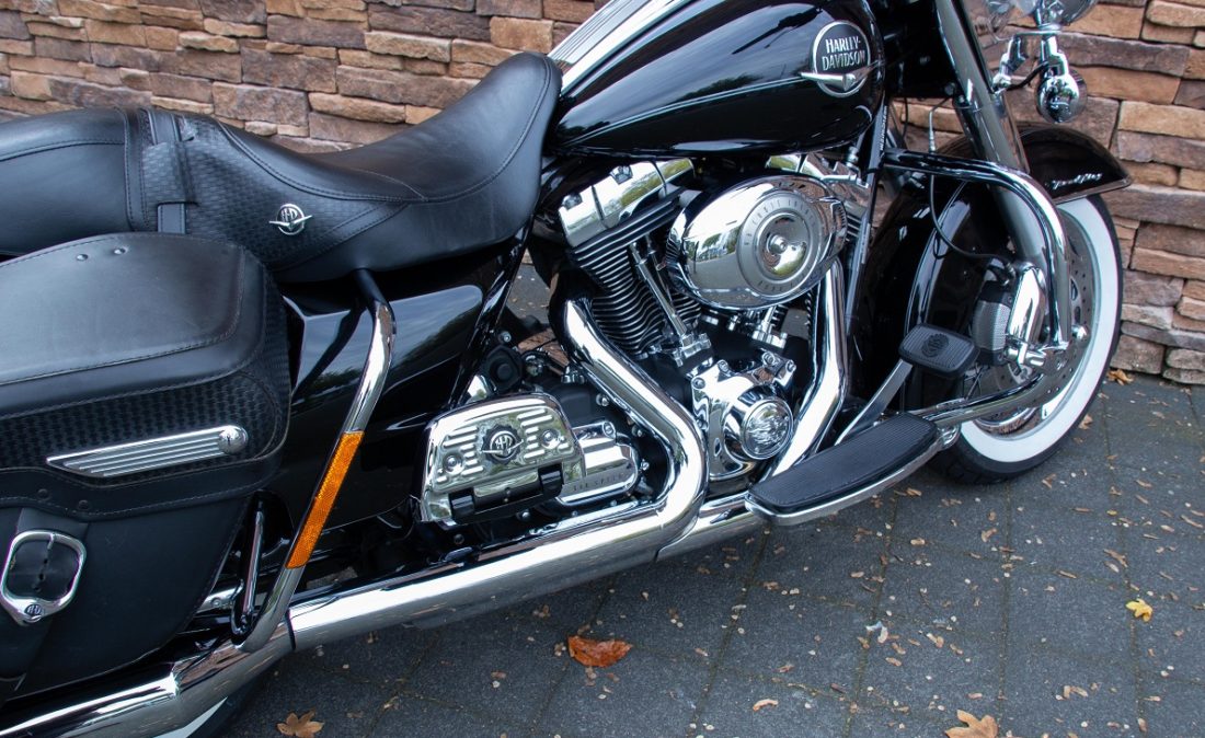 2010 Harley-Davidson FLHRC Road King Classic RE