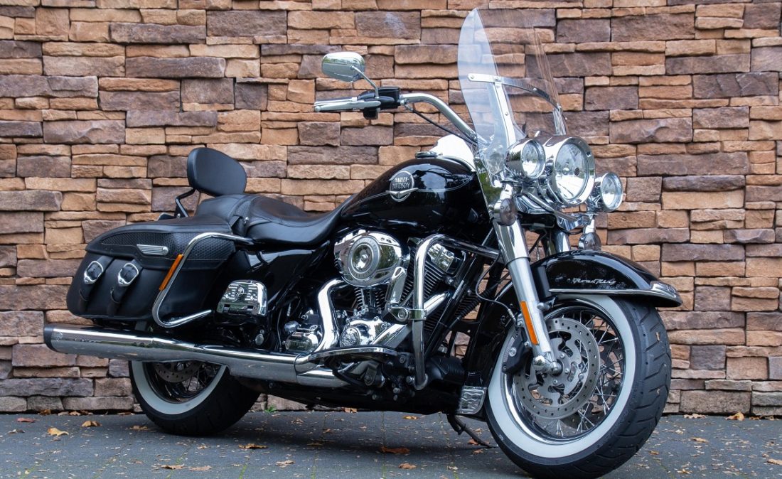 2010 Harley-Davidson FLHRC Road King Classic RV