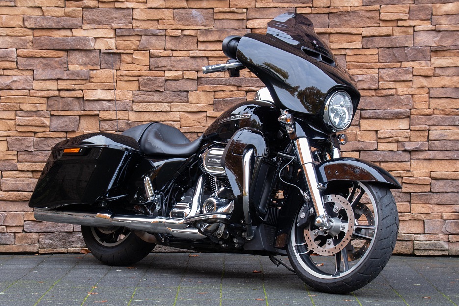 2017 Harley-Davidson FLHXS Street Glide Special 107 M8 RV