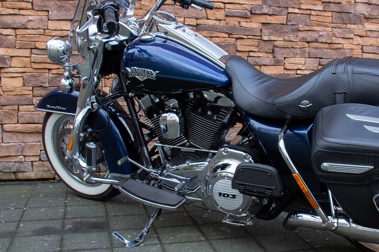 2012 Harley-Davidson FLHRC Road King Classic 103 LE