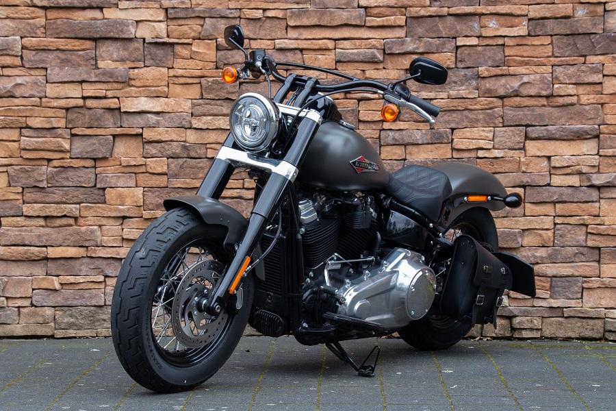 2018 Harley-Davidson FLSL Softail Slim 107 M8 Industrial Grey LV