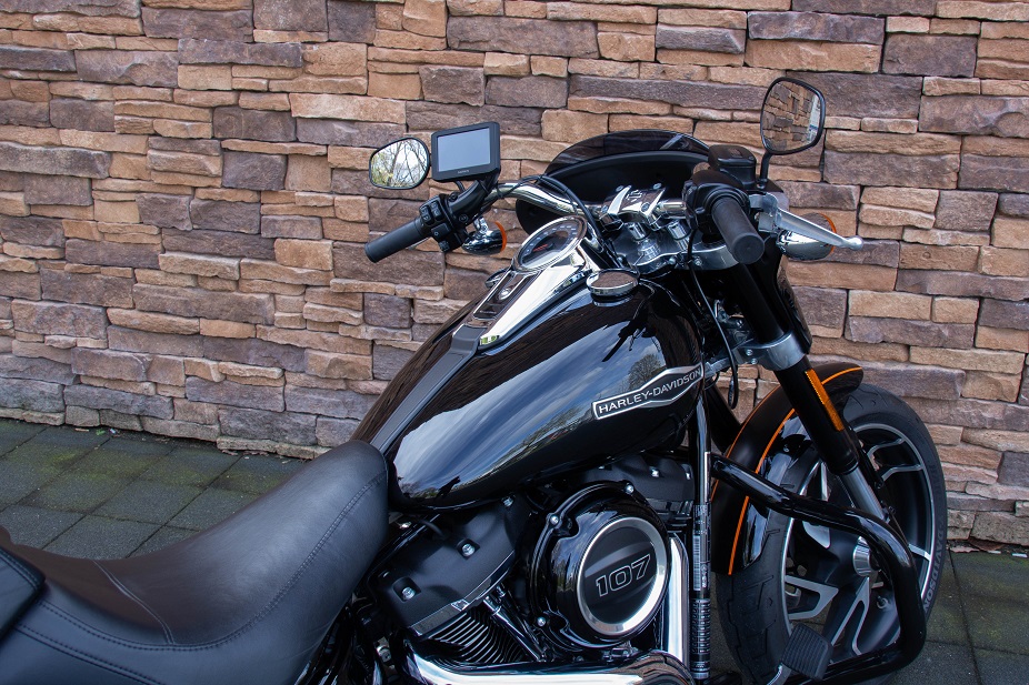 2018 Harley-Davidson FLSB Sport Glide 107 M8 RT