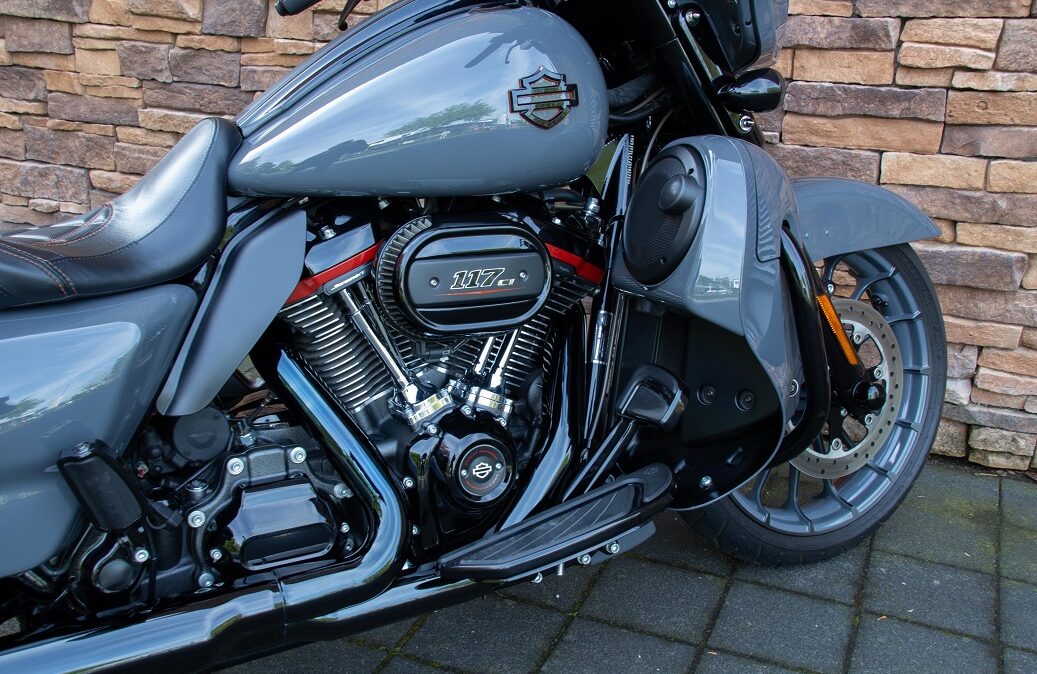 2018 Harley-Davidson FLHXSE Street Glide CVO 117 RE