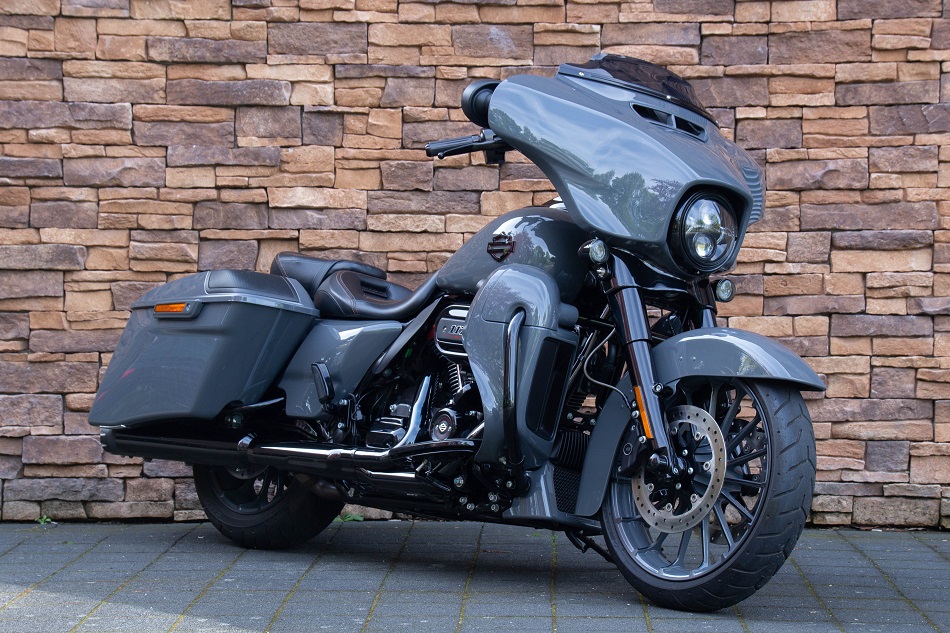 2018 Harley-Davidson FLHXSE Street Glide CVO 117 US Bikes Uden