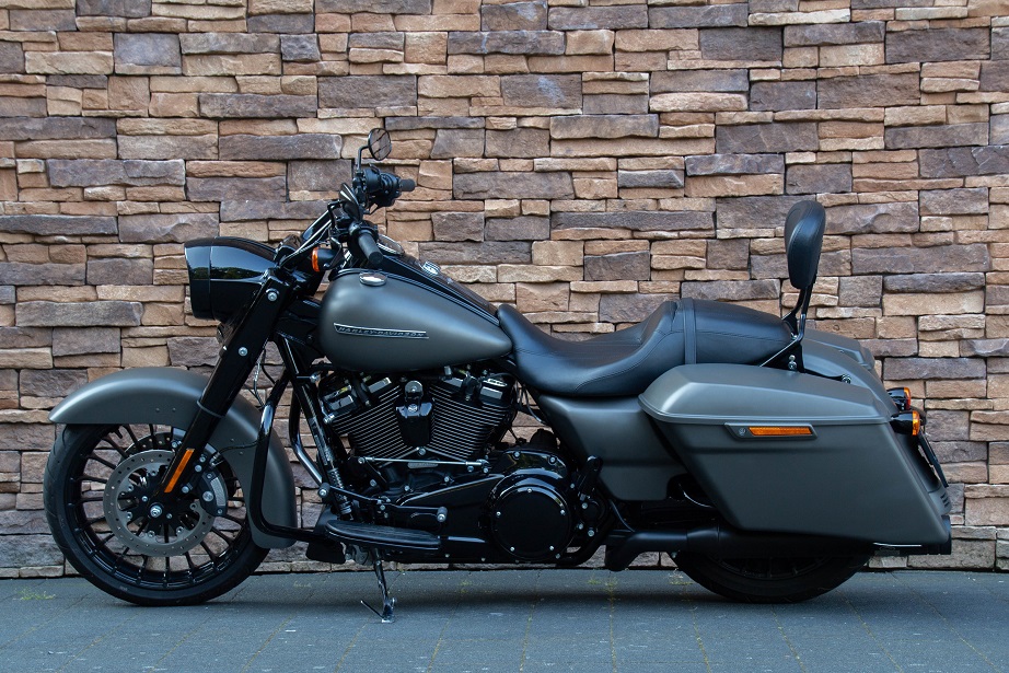 2018 Harley-Davidson FLHRXS Road King Special 107 M8 L