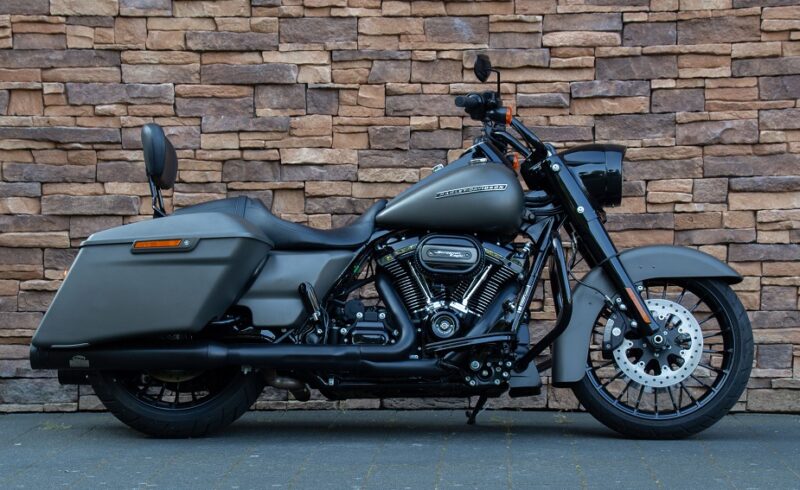 2018 Harley-Davidson FLHRXS Road King Special 107 M8