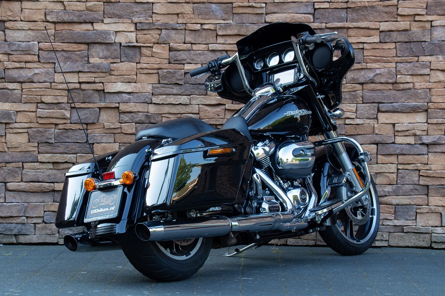 2018 Harley-Davidson FLHX Street Glide 107 M8 RA