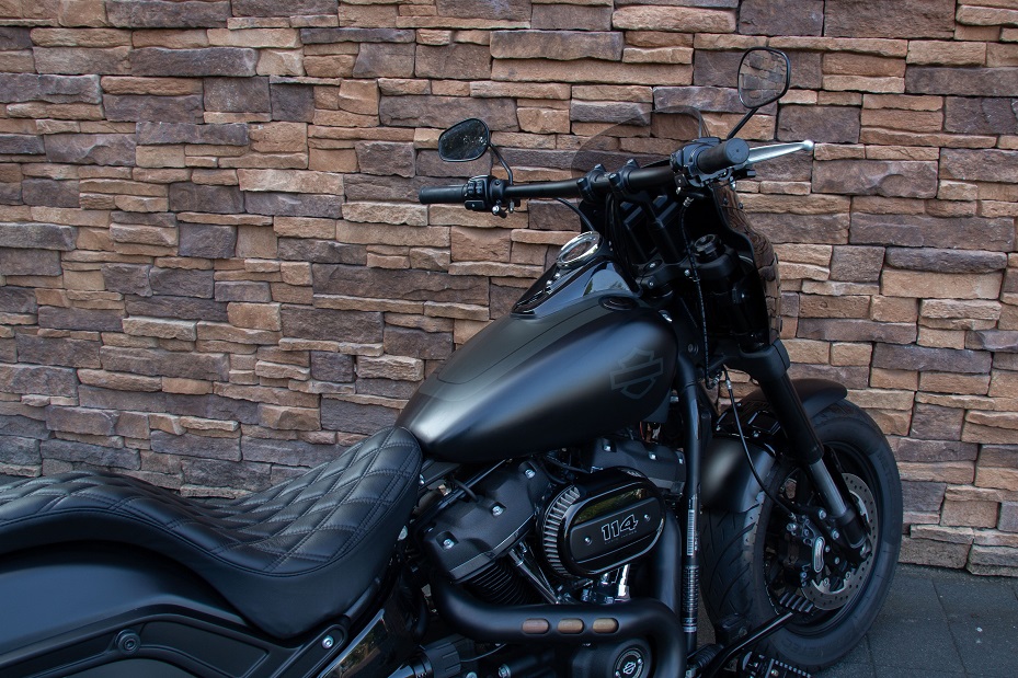 2018 Harley-Davidson FXFBS Fat Bob Softail 114 Jekill and Hide RT