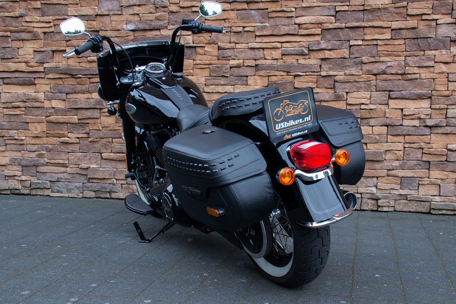 2021 Harley-Davidson FLHCS Heritage Softail M8 114 Black Edition LSB