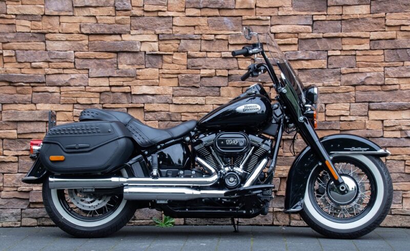 2021 Harley-Davidson FLHCS Heritage Softail M8 114 Black Edition